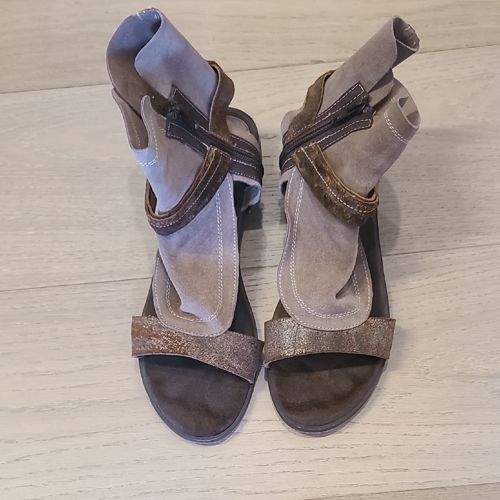 Women's Taupe Suede Strappy Sandals with Metallic Accent